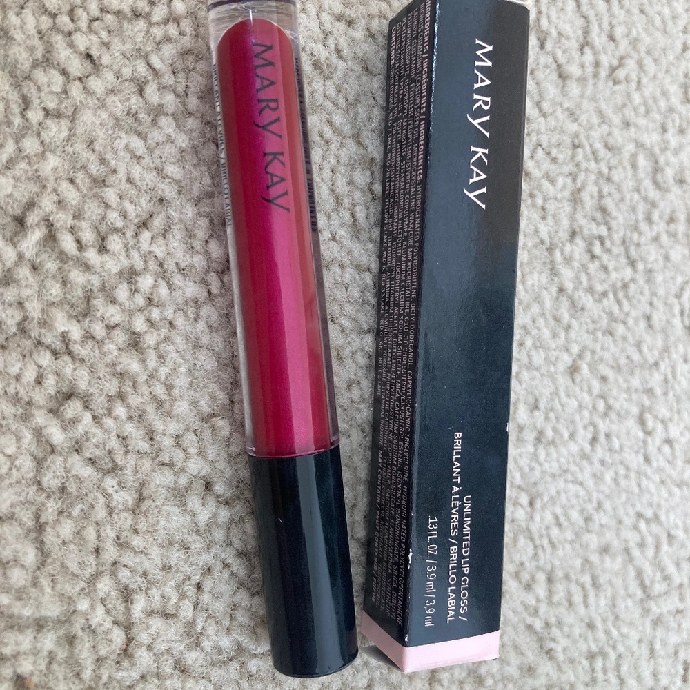 Mary Kay Unlimited Lip Gloss Berry Delight .13 fl oz New In Box NIB